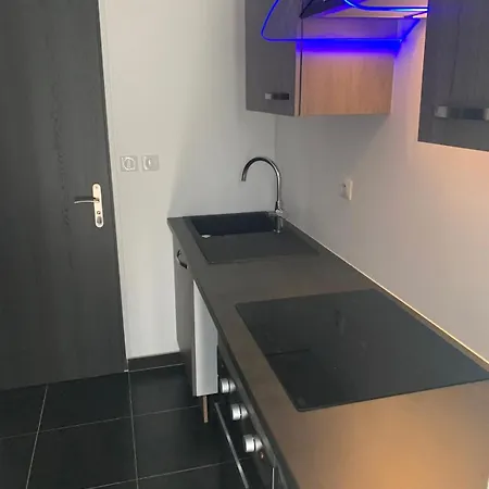 3 Jolies Pavillons Type Apartment